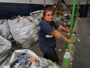 Argentina’s Recycling Crisis Deepens as Prices Drop and Waste Mounts