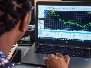 In Foreign-Exchange Trading, Young Zimbabweans View Rewards as Outweighing Risks